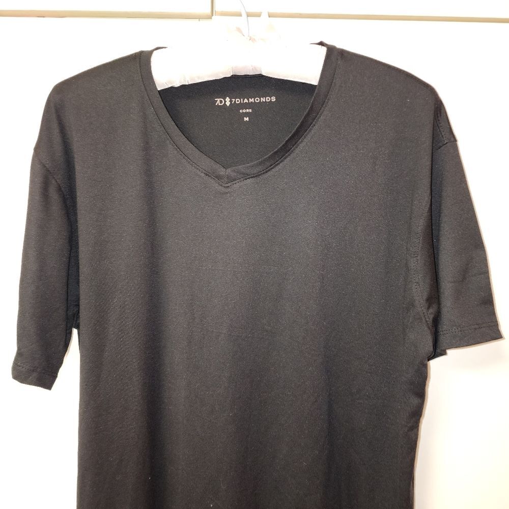 7DIAMONDS mens Black V Neck Core T Shirt Sz M Quiet Lux Performance Minimal - Picture 2 of 16